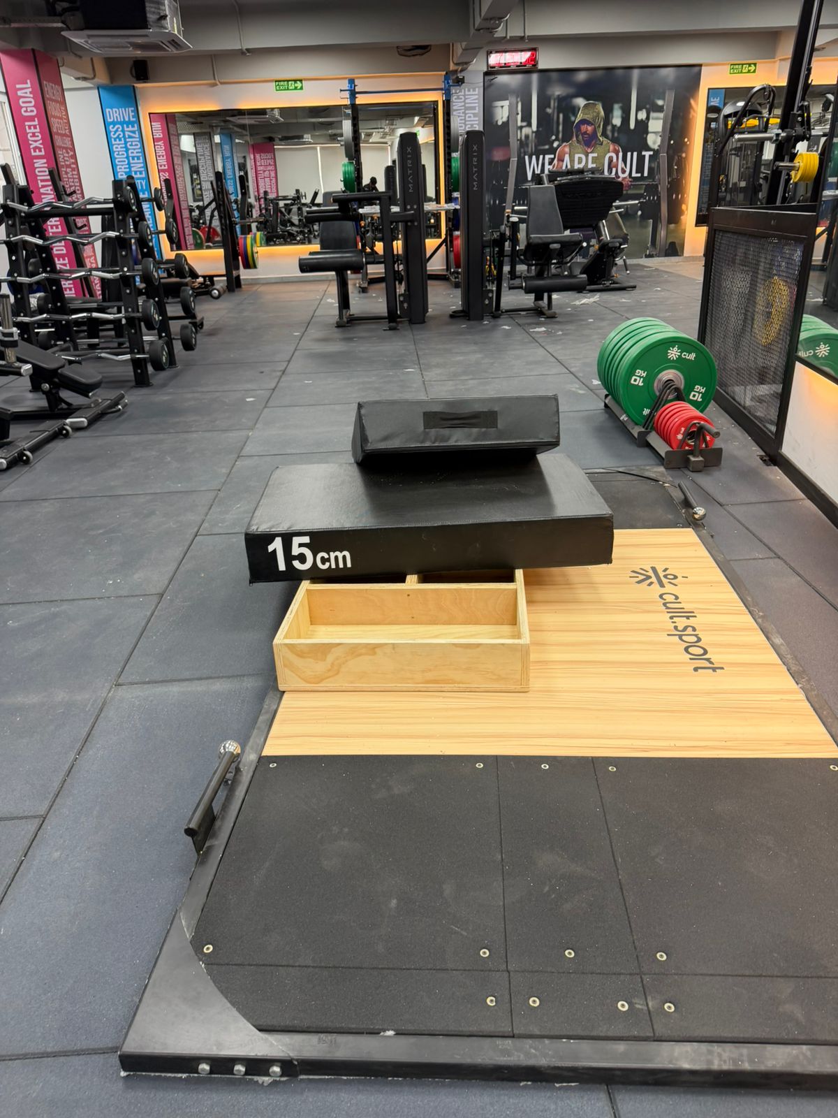 Main gym floor at Cult Mayur Vihar